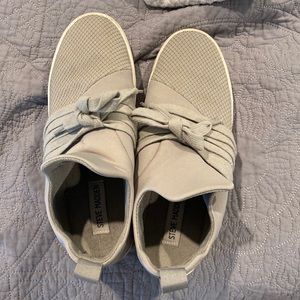 Steve Madden tennis shoes 7.5